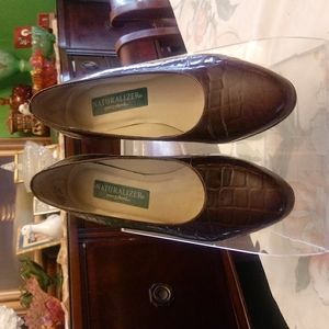 Leather naturaizer pumps